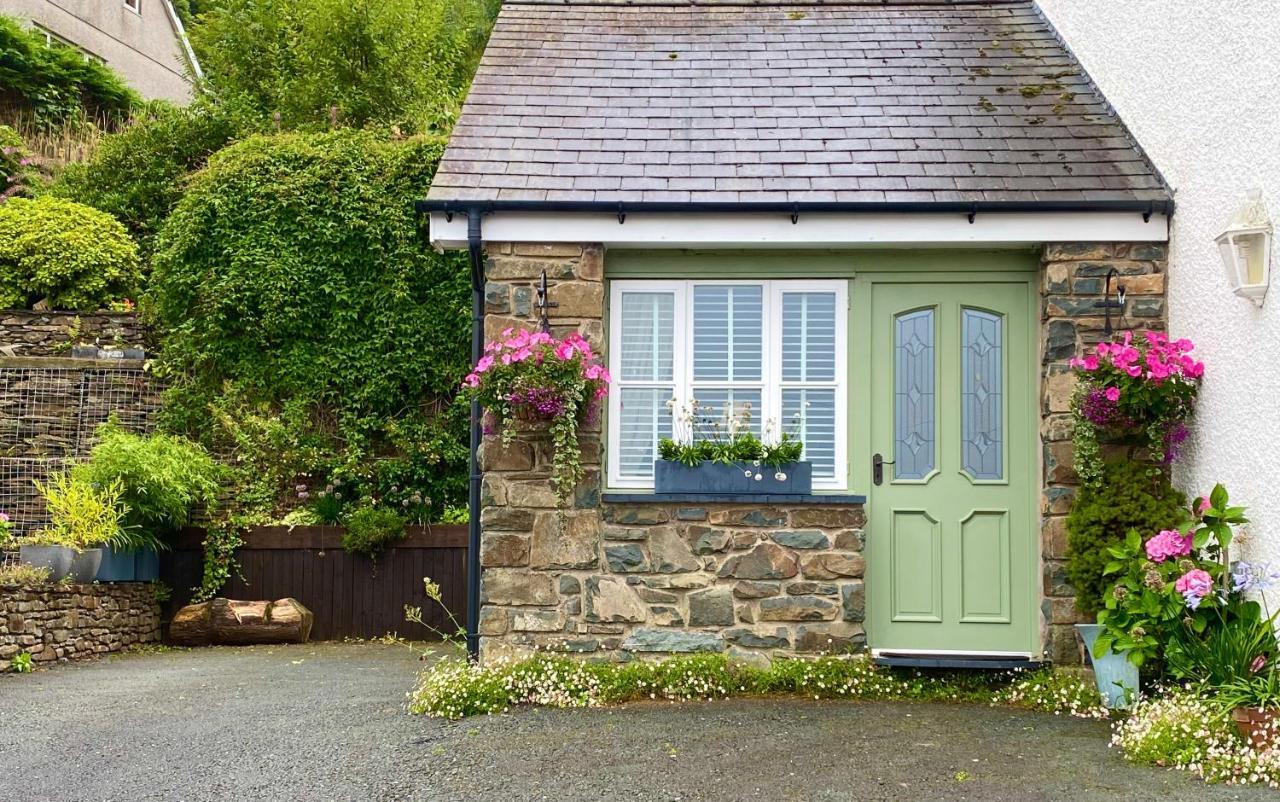 Snowdonia Snug - Studio Style Accommodation Dolgellau Eksteriør bilde